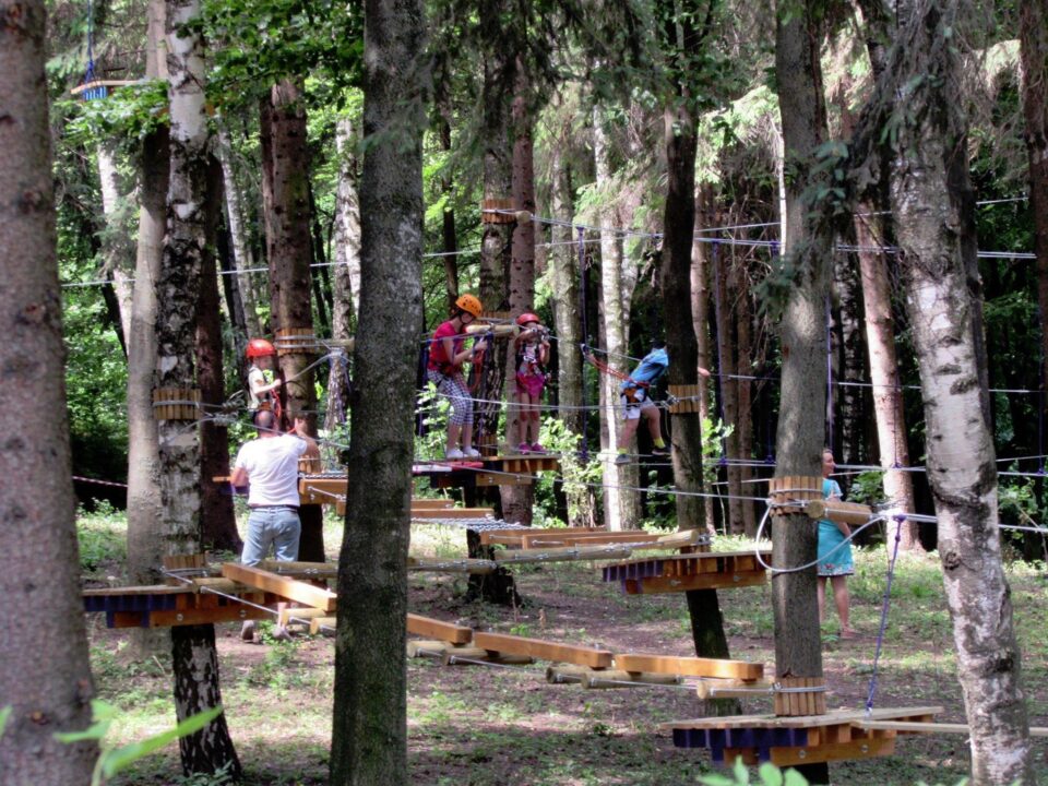 Parcul de aventură