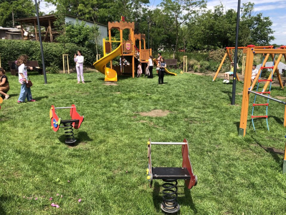 În centrul orașului Liteni a fost inaugurat un nou parc