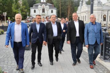 Liderul PNL, Nicolae Ciucă, a fost prezent marți în Vatra Dornei alături de liberalii din bazinul Dornelor