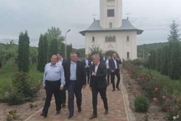 Gheorghe Flutur și Nicolae Ciucă au vizitat barajul nefinalizat de la Vârfu Câmpului și apelează la Ministerul Mediului pentru încheierea lucrărilor