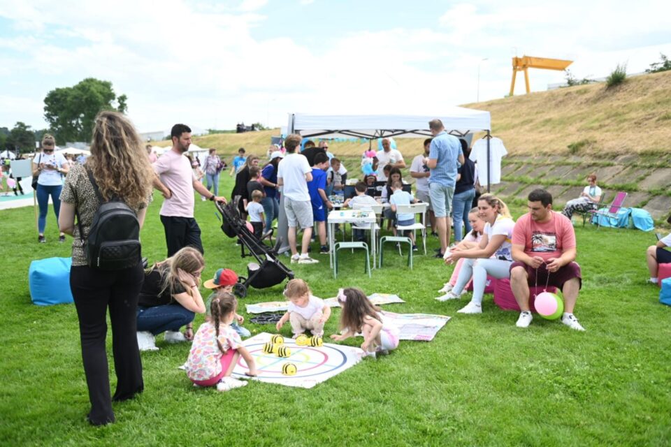 Peste 10.000 de copii s-au bucurat de cea de-a treia ediție a EduFortress - Childhood Festival
