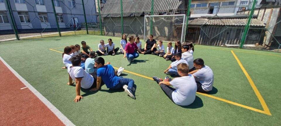 Flashmob la Școala Gimnazială Verești împotriva violenței în mediul școlar
