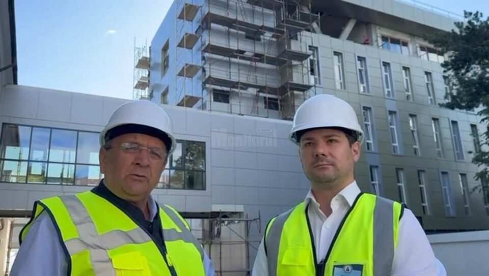 Șantierul de la spital a fost vizitat miercuri de Gheorghe Flutur, însoțit de managerul spitalului, dr. Alexandru Calancea Șantierul de la spital a fost vizitat miercuri de Gheorghe Flutur, însoțit de managerul spitalului, dr. Alexandru Calancea