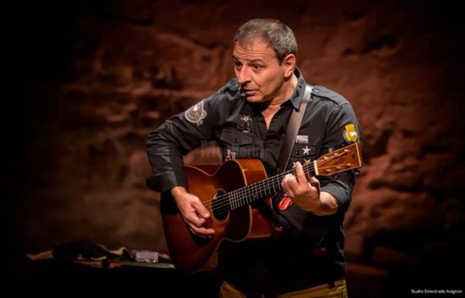 Alianța Franceză din Suceava l-a invitat pe Hervé Peyrard, un artist cu o poveste muzicală fascinantă, în cadrul seriei „Cântărețul lunii” Alianța Franceză din Suceava l-a invitat pe Hervé Peyrard, un artist cu o poveste muzicală fascinantă, în cadrul seriei „Cântărețul lunii”