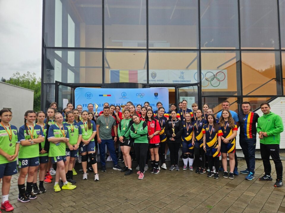 Peste 1.800 de elevi și profesori din 52 de școli din România și Republica Moldova au participat la Festivalul „Zilele Sportului Școlar”, de la Putna