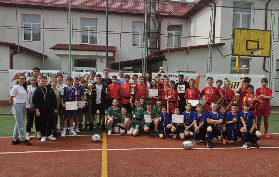 Peste 1.800 de elevi și profesori din 52 de școli din România și Republica Moldova au participat la Festivalul „Zilele Sportului Școlar”, de la Putna