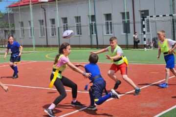 Peste 1.800 de elevi și profesori din 52 de școli din România și Republica Moldova au participat la Festivalul „Zilele Sportului Școlar”, de la Putna