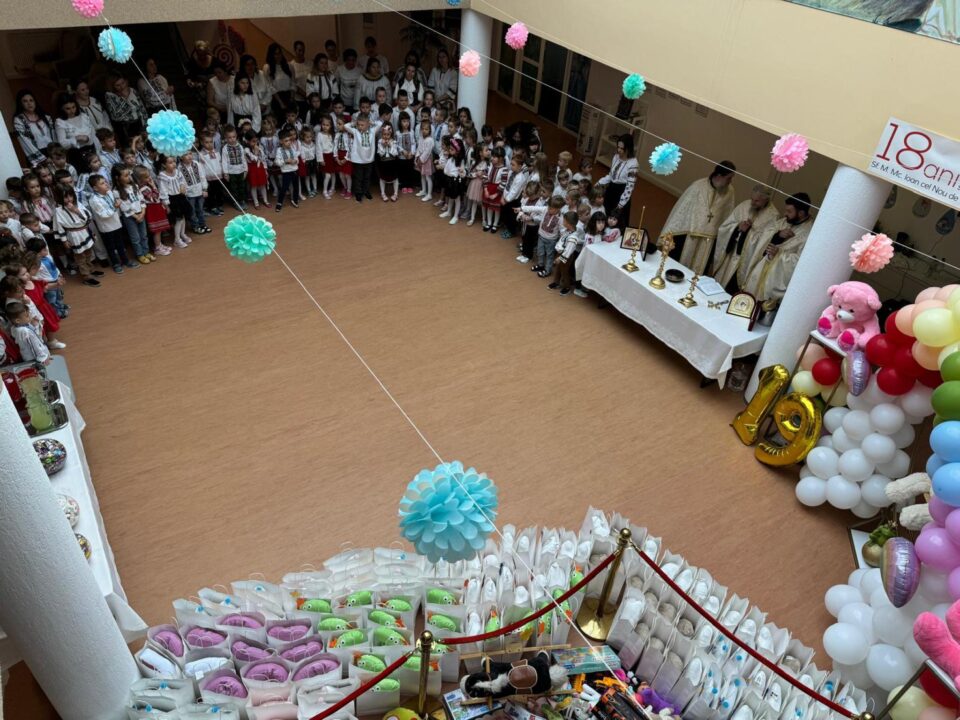 Campania umanitară ,,Să facem o bucurie dăruind o jucărie”, la Grădinița cu Program Prelungit ,,Sf. Ioan cel Nou de la Suceava”