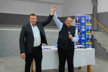 Președintele PNL Suceava, Gheorghe Flutur, și primarul din Stroiești, Mihai Senic