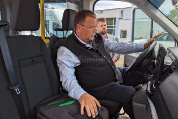 Gheorghe Flutur a participat la recepția a 26 de microbuze școlare electrice pentru transportul elevilor din județ