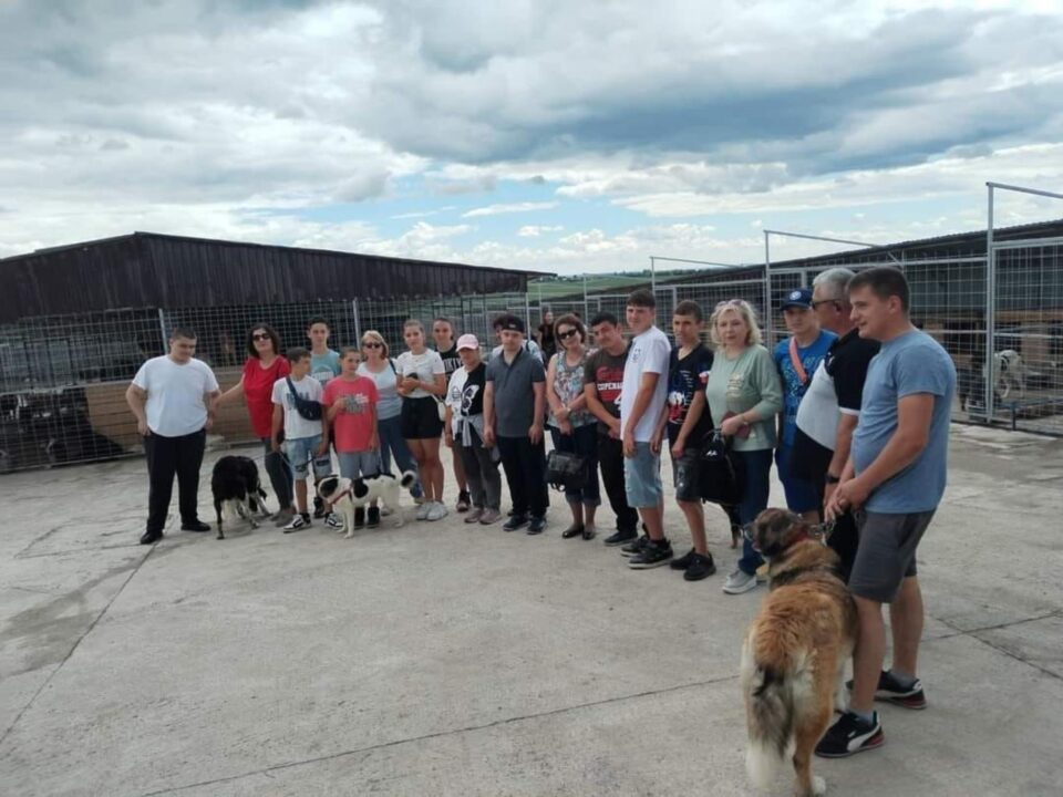 Excursia școlară, mijloc de cunoaștere și relaxare pentru elevii cu CES Excursia școlară, mijloc de cunoaștere și relaxare pentru elevii cu CES