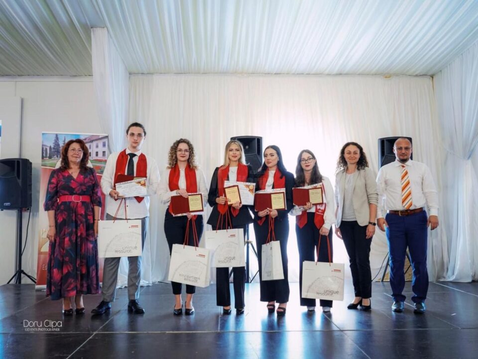 Gala absolventilor de la CN Eudoxiu Hurmuzachi Radauti