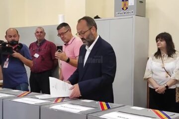 Candidatul AUR pentru Primăria Suceava, Cătălin Axinte, i-a îndemnat pe tineri să iasă la vot