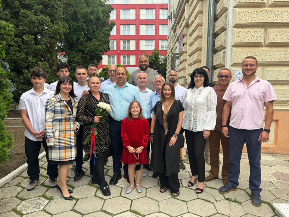 Vot la Rădăuți - Dan Marcu: „ Am votat pentru schimbare, pentru normalitate, pentru corectitudine și principii” Vot la Rădăuți - Dan Marcu: „ Am votat pentru schimbare, pentru normalitate, pentru corectitudine și principii”