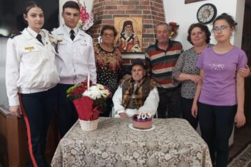 Veteran de război din Botuș, Fundu Moldovei, sărbătorit la aniversarea a 103 ani