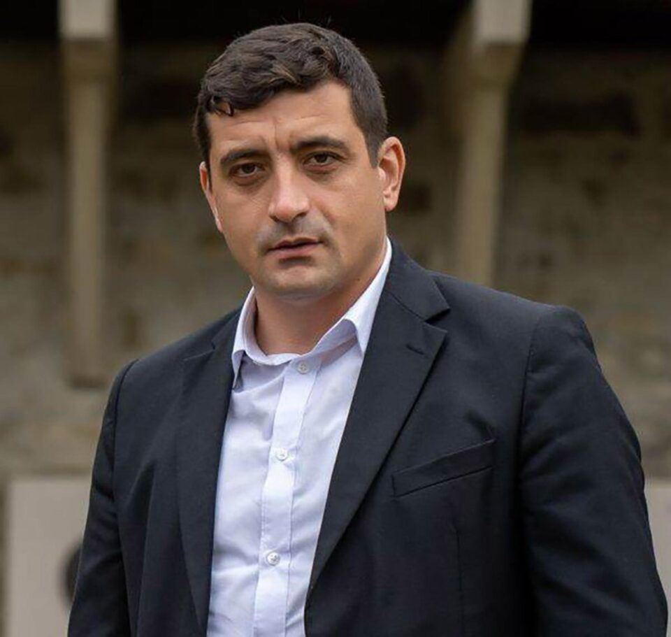 George Simion a făcut invitație publică pentru botezul fiului, care va avea loc la Gura Humorului George Simion a făcut invitație publică pentru botezul fiului, care va avea loc la Gura Humorului