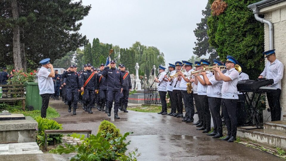 În ciuda ploii, ceremonialul de „Ziua Eroilor” a avut loc, dar fără public