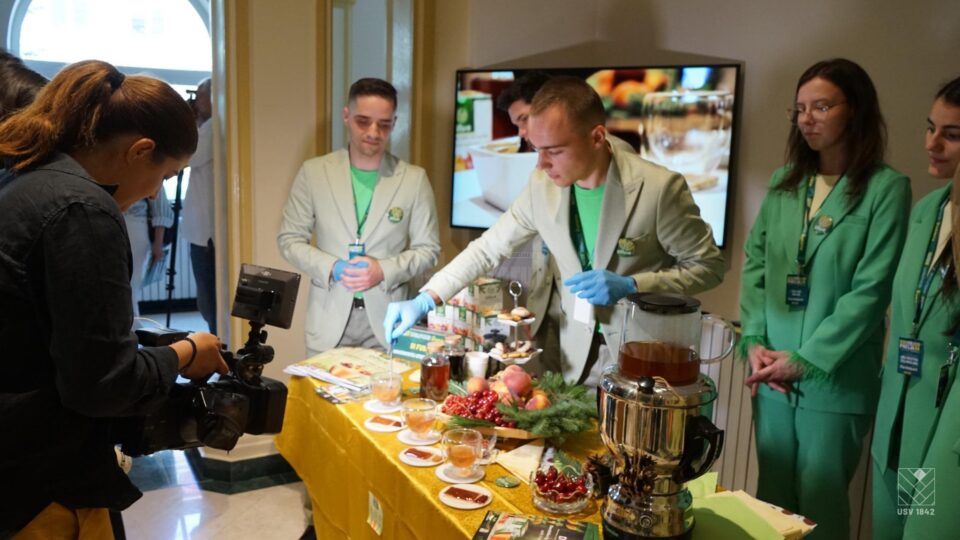 Produse alimentare inovative, dezvoltate de studenți de la Inginerie Alimentară, premiate la concursul Ecotrophelia