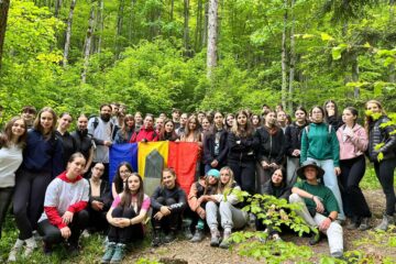 Tinerii voluntari ATOS au igienizat Via Transilvanica, de la Mănăstirea Putna la Mănăstirea Sucevița