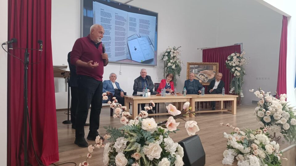Varujan Vosganian, pe scena festivalului de la Dumbrăveni