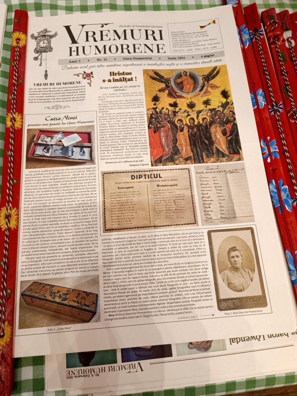 Ziarele Vremuri Humorene, oferite publicului cititor sub forma unor frumoase arhivari artistice