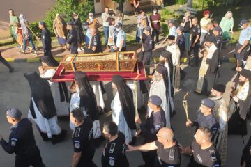 Procesiunea cu moaștele Sfântului Ioan cel Nou de la Suceava