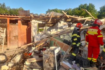 Explozie puternică într-o gospodărie din Liteni