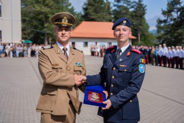 Festivitatea de premiere de la Colegiul Militar Foto elev caporal Matei Trofin
