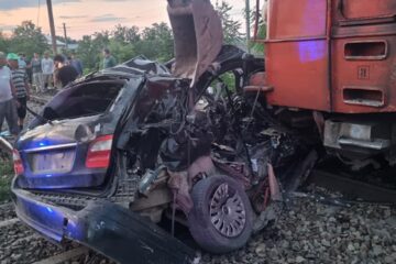 Ultimul accident mortal a fost la Liteni. Un tânăr a murit zdrobit de tren, după ce a ignorat semnalele acustice și luminoase și semnalele altor șoferi