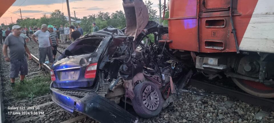 Ultimul accident mortal a fost la Liteni. Un tânăr a murit zdrobit de tren, după ce a ignorat semnalele acustice și luminoase și semnalele altor șoferi