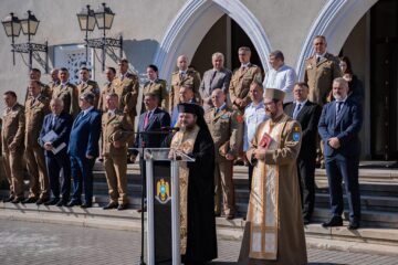 574 de elevi militari, aplaudați pentru rezultatele din acest an școlar, pe platoul colegiului din Câmpulung