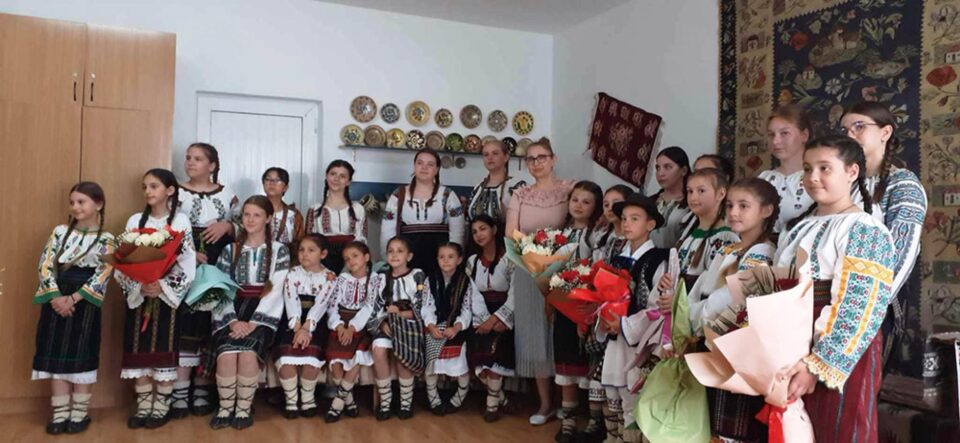 Clubul Copiilor Fălticeni a celebrat reușitele elevilor săi printr-o festivitate de premiere Clubul Copiilor Fălticeni a celebrat reușitele elevilor săi printr-o festivitate de premiere