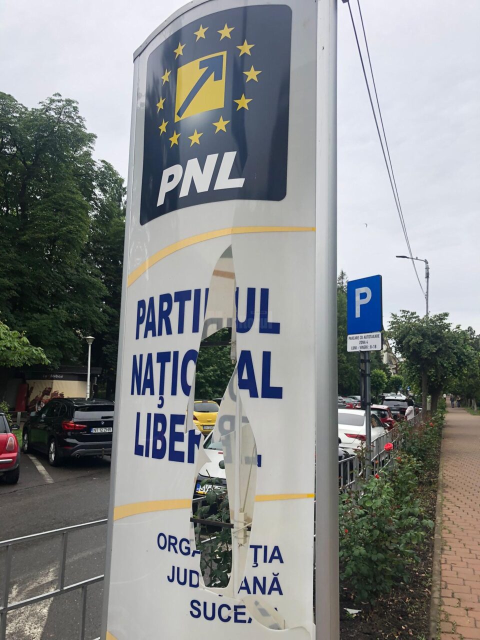 Totem vandalizat