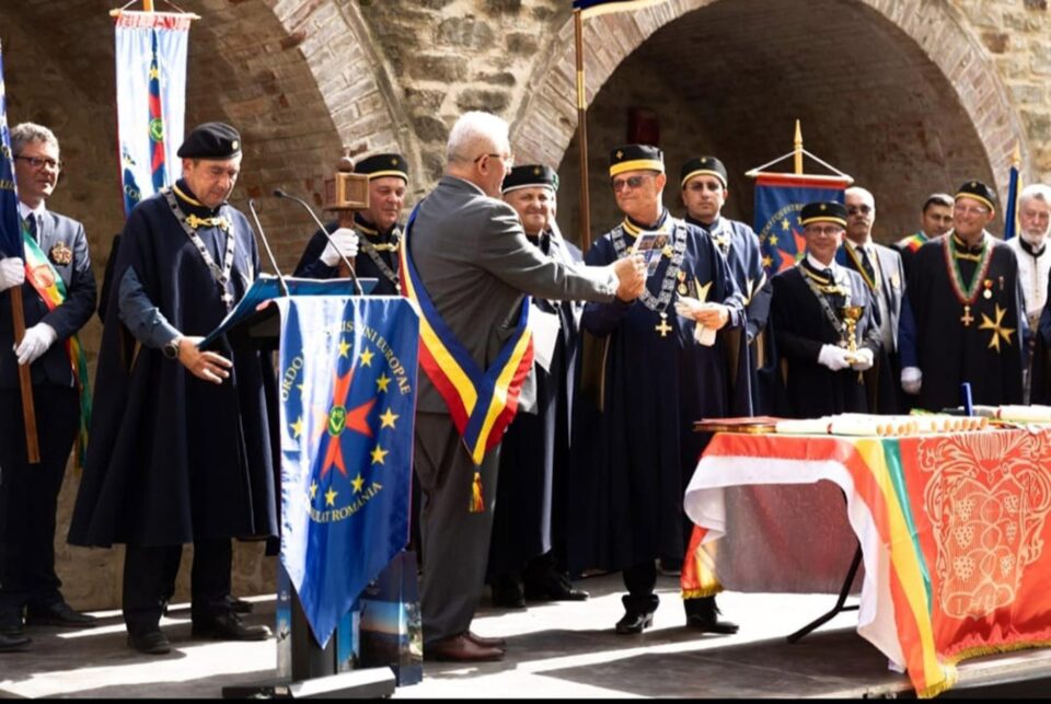 Membrii Ordinului European al Cavalerilor Vinului, întruniți în Cetatea de Scaun a Sucevei