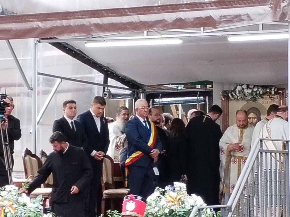 Gheorghe Șoldan a participat la Slujba de Sânziene de la Mănăstirea Sf. Ioan cel Nou Suceava Gheorghe Șoldan a participat la Slujba de Sânziene de la Mănăstirea Sf. Ioan cel Nou Suceava