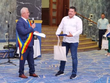 Personalități din multiple domenii de activitate, premiate la „Seara valorilor bucovinene”, a III-a ediție