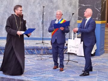 Personalități din multiple domenii de activitate, premiate la „Seara valorilor bucovinene”, a III-a ediție
