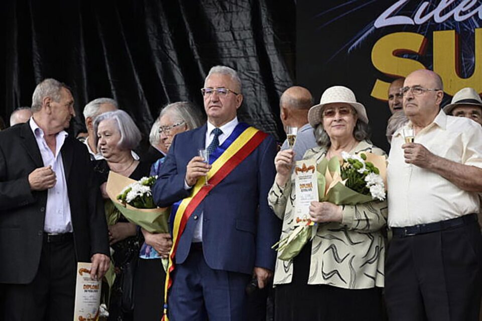 40 de Cupluri de Aur sărbătorite pe scenă, la Zilele Sucevei
