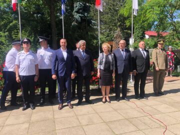 Ziua Drapelului a fost sărbătorită la Suceava printr-un ceremonial militar și religios