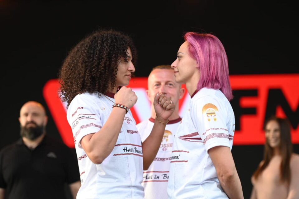Pe esplanada Casei de Cultură a avut loc cântarul oficial al galei Colosseum Tournament FOTO artistul.studio