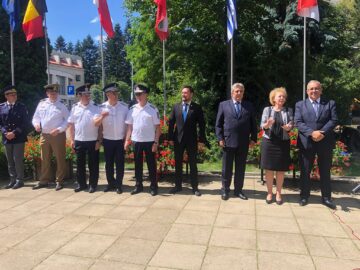 Ziua Drapelului a fost sărbătorită la Suceava printr-un ceremonial militar și religios