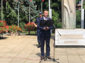 Ziua Drapelului a fost sărbătorită la Suceava printr-un ceremonial militar și religios