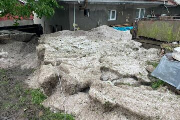 Comuna cea mai afectată de grindină este Preutești