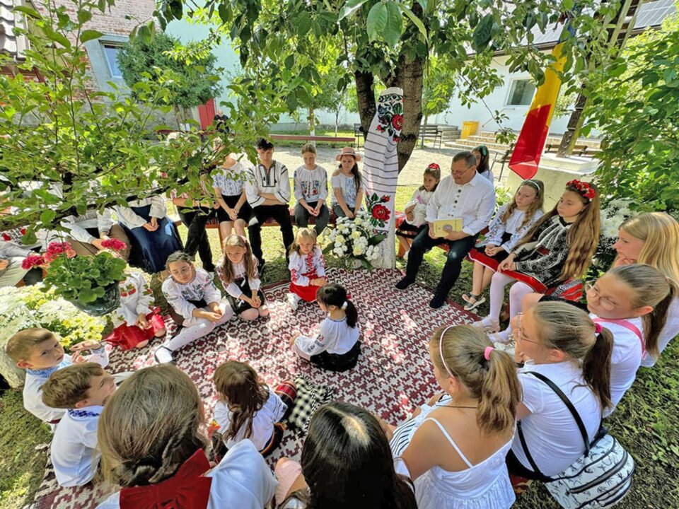Șezătoare de Sânziene la Parohia „Sfântul Dumitru” din Rădăuți