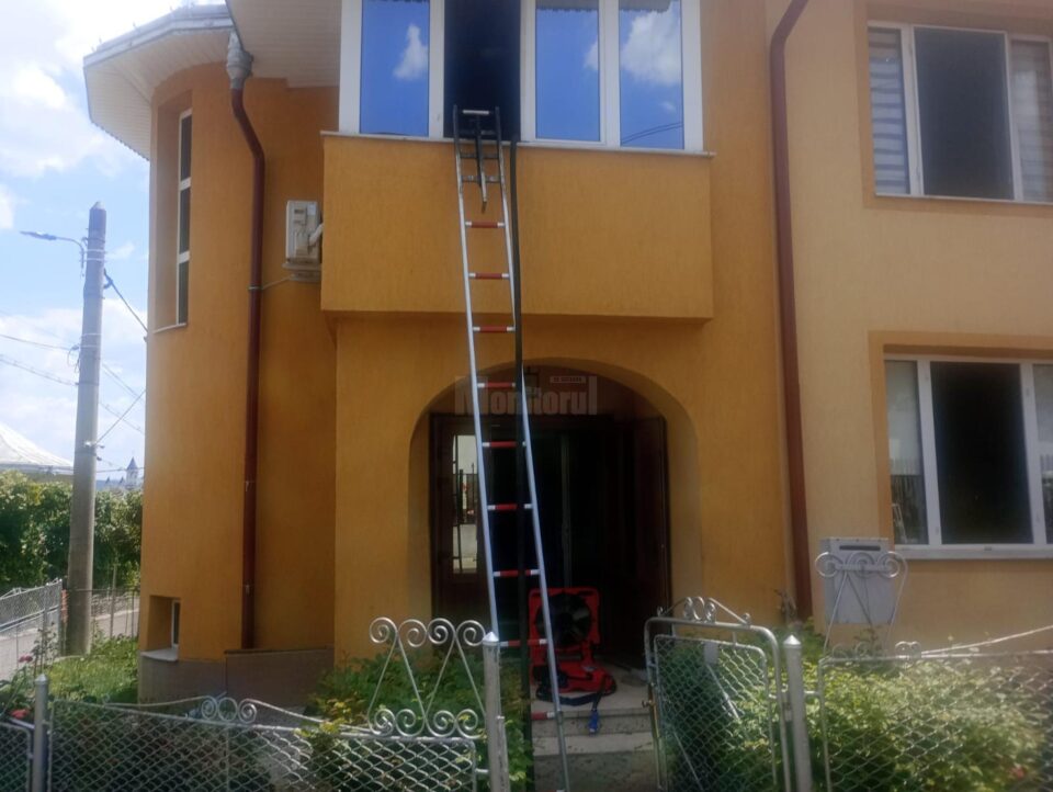 Șase pisici au murit într-un incendiu izbucnit de la o candelă aprinsă