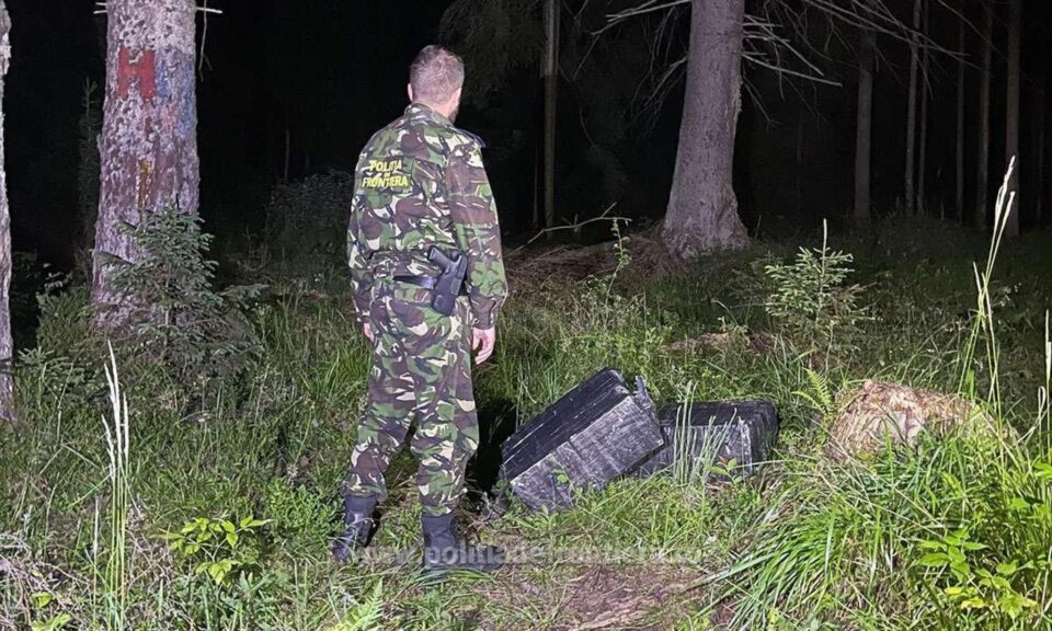 Coletele cu țigări abandonate de traficanți