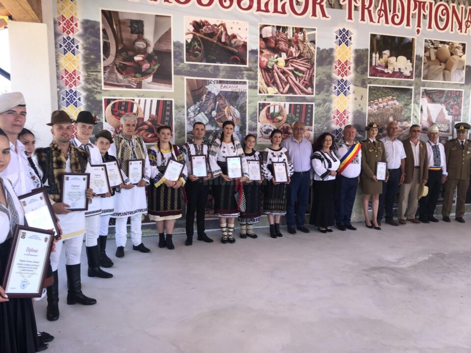 Gheorghe Fron a oferit 30 de titluri de cetățean de onoare al comunei Cornu Luncii