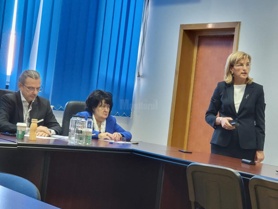 Conf. univ. dr. Roxana Filip, la susținerea publică a tezei de abilitare