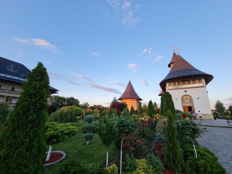 Înființarea unui Ansamblu Arhiepiscopal pe o suprafață de 20 de hectare, pe platoul Cetății, sprijinită prin decizia Consiliului Local Suceava Înființarea unui Ansamblu Arhiepiscopal pe o suprafață de 20 de hectare, pe platoul Cetății, sprijinită prin decizia Consiliului Local Suceava