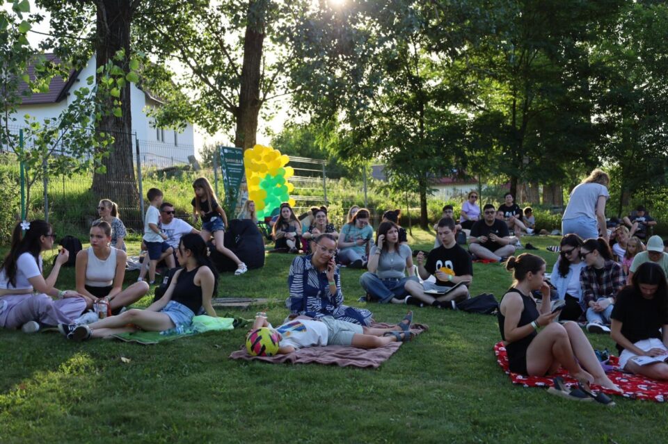 Peste 300 de suceveni de toate vârstele au petrecut serile de weekend la film, la IceMovie in SummerTime, în zona de agrement Tătărași